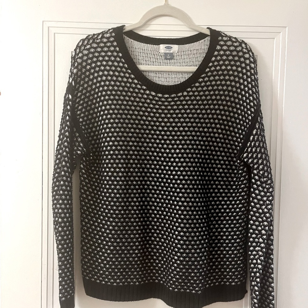 Old Navy Black and white sweater